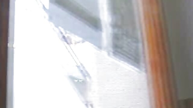 పరిణతి చెందిన మహిళ టిగ్గర్ ఒక కింకీ డ్యూడ్‌తో డర్టీ సెక్స్ తెలుగు సెక్సీ వీడియోస్ సరదాగా గడుపుతోంది