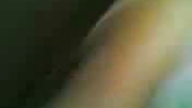 కర్లీ హెయిర్ రెడ్ హెడ్ పసికందు నర్స్ సెక్స్ వీడియోస్ ఆమె కందకాన్ని సోఫా మీద కొట్టింది